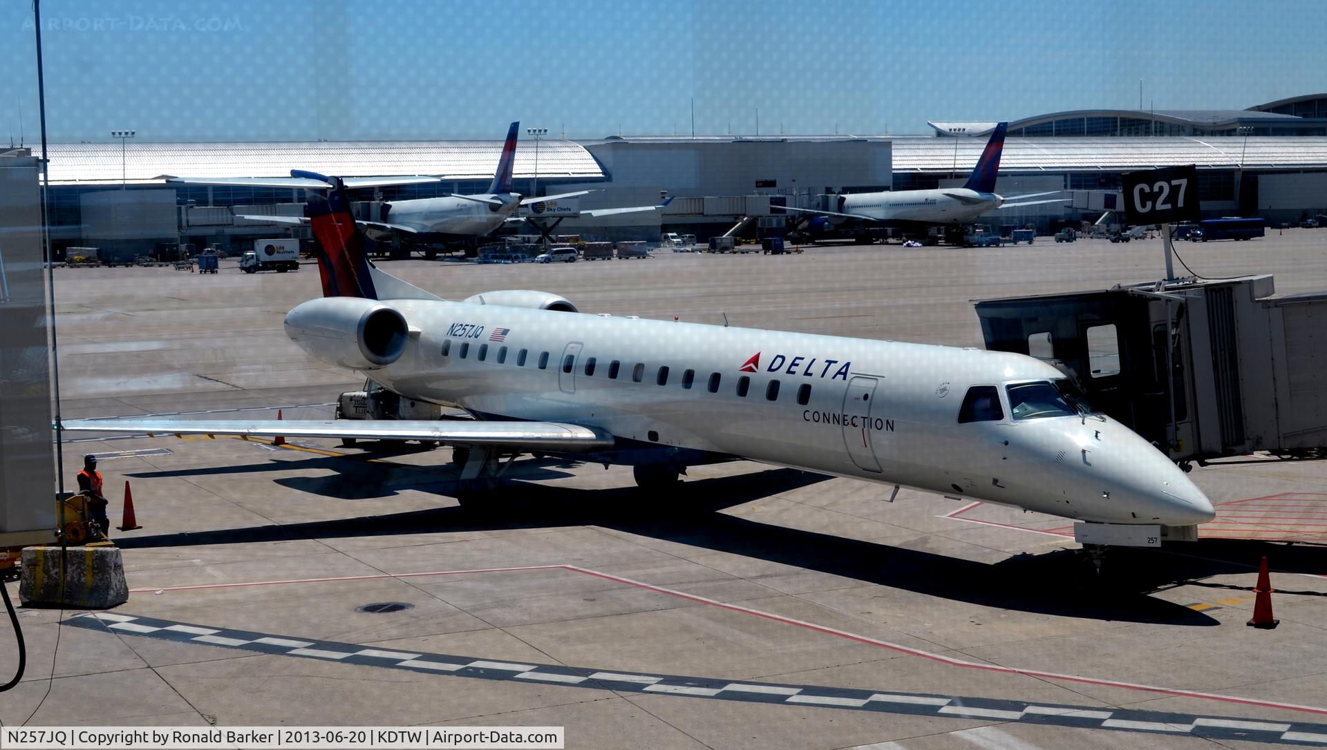 N257JQ, 2004 Embraer ERJ-145LR (EMB-145LR) C/N 14500812, Gate C27 DTW