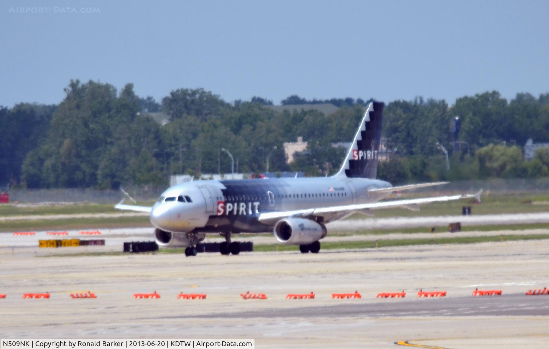 N509NK, 2005 Airbus A319-132 C/N 2603, Taxi Detroit