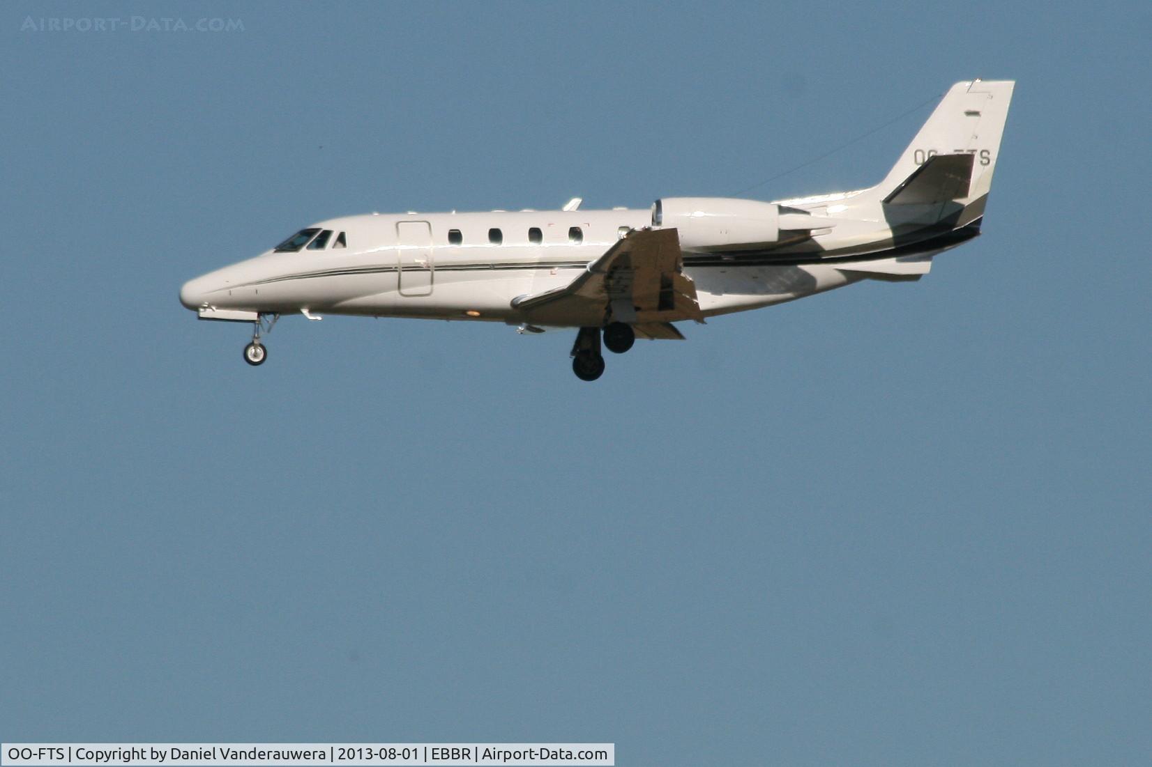 OO-FTS, 2003 Cessna 560XL  Citation Excel C/N 560-5318, Descending to RWY 20
