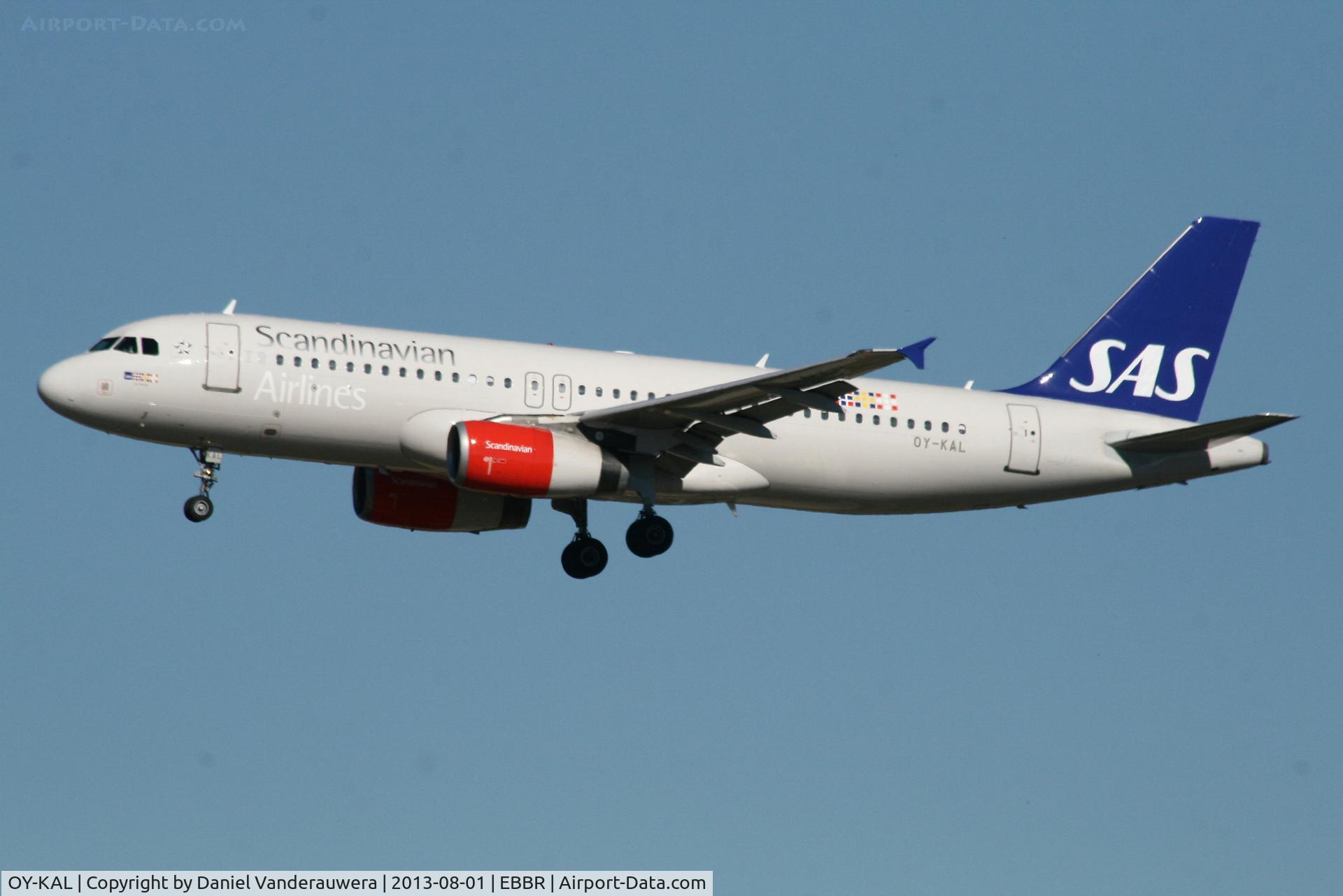 OY-KAL, 2006 Airbus A320-232 C/N 2883, Flight SK593 is descending to RWY 20