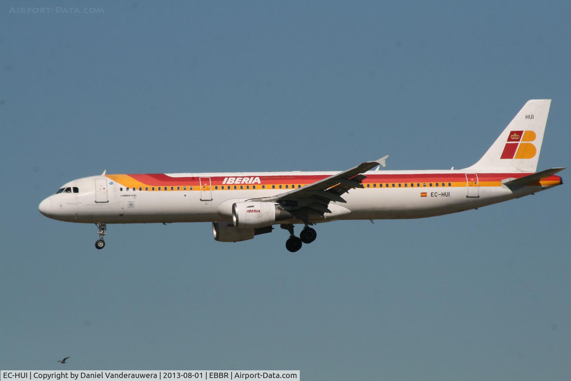 EC-HUI, 1999 Airbus A321-211 C/N 1027, Flight IB3206 is descending to RWY 20