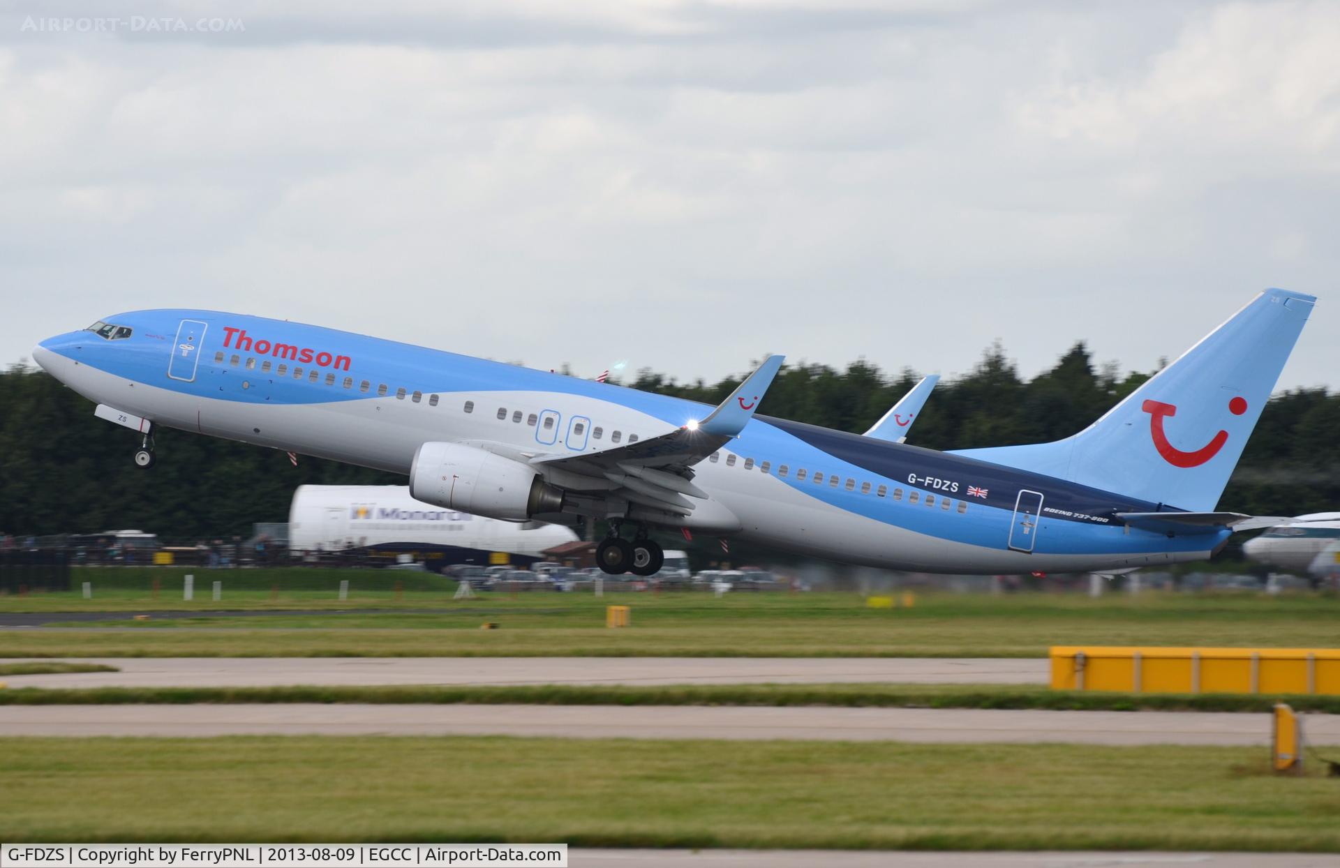 G-FDZS, 2009 Boeing 737-8K5 C/N 35147, Thomson B738 lifting off.