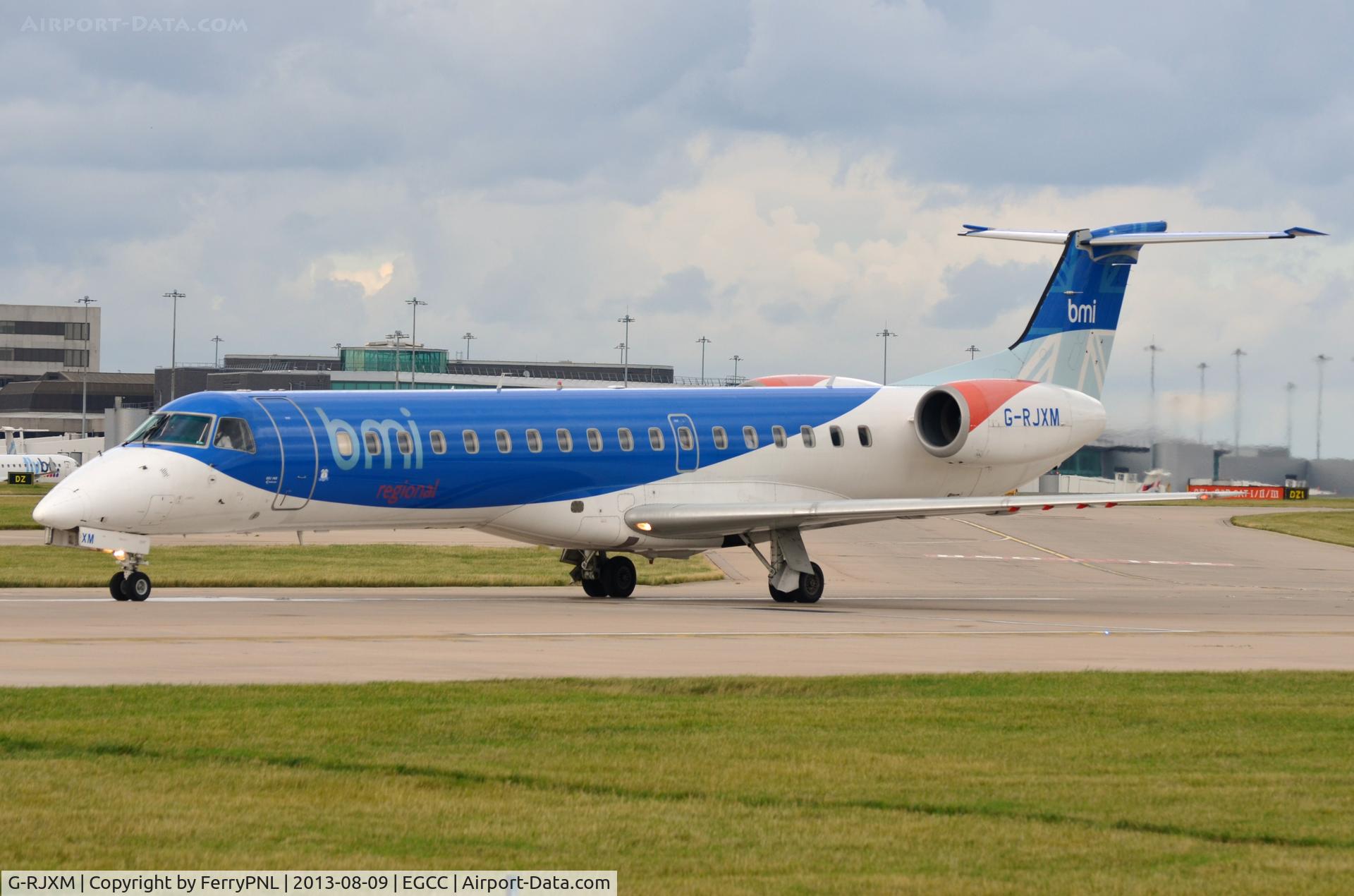 G-RJXM, 2000 Embraer ERJ-145MP (EMB-145MP) C/N 145216, BMI Regional ERJ145 lining up.