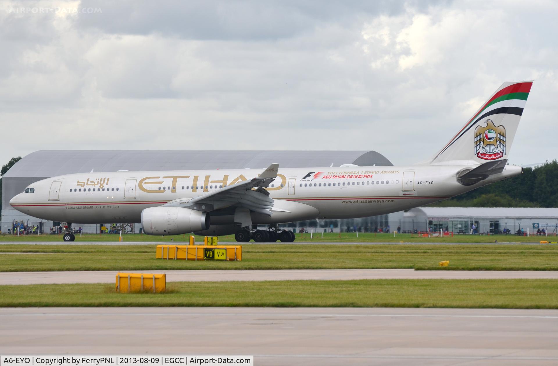 A6-EYO, 2007 Airbus A330-243 C/N 852, Etihad A332 comming to a stop.