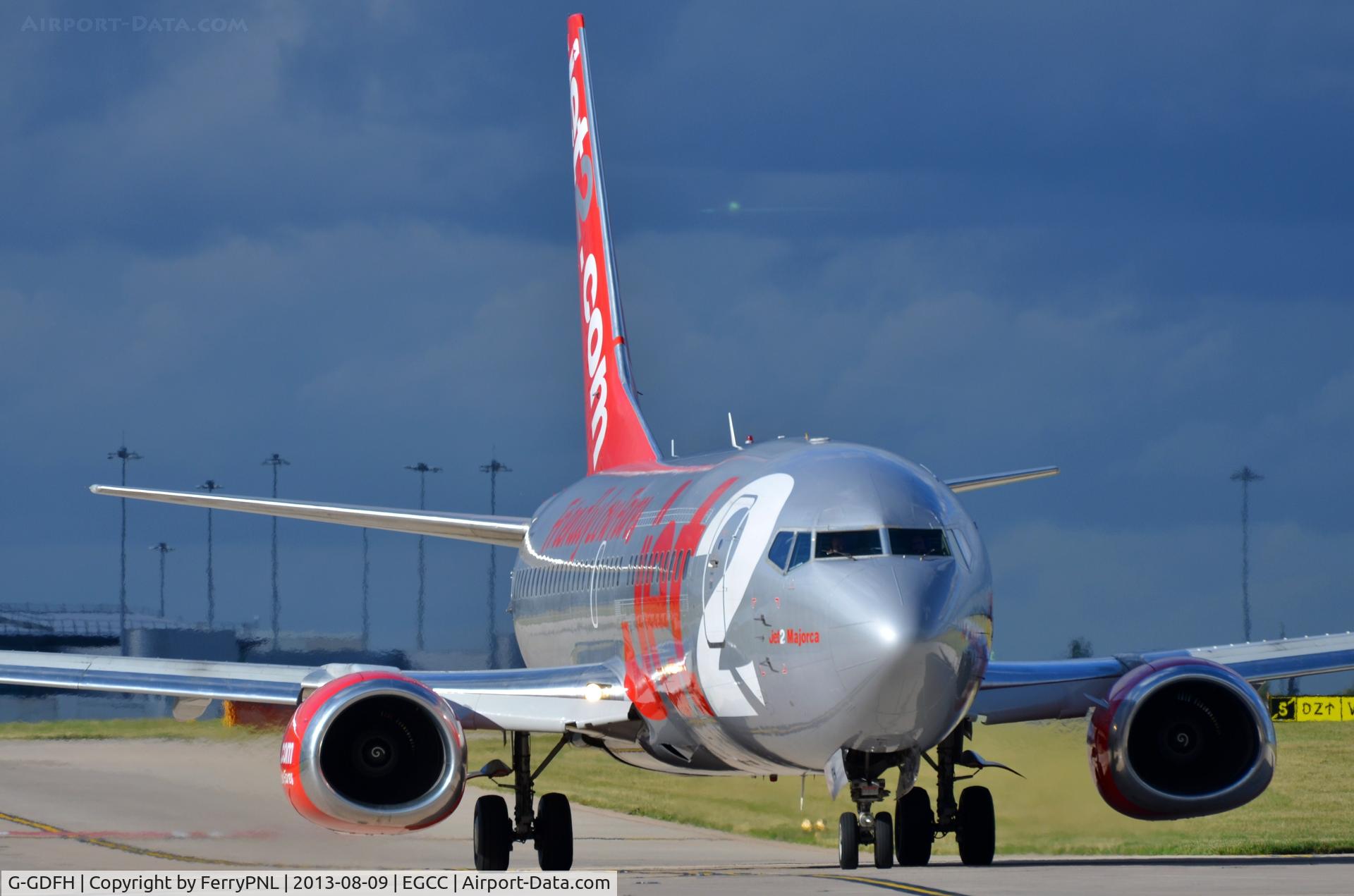G-GDFH, 1993 Boeing 737-3Y5 C/N 25615, Jet2 B733 frontal view.