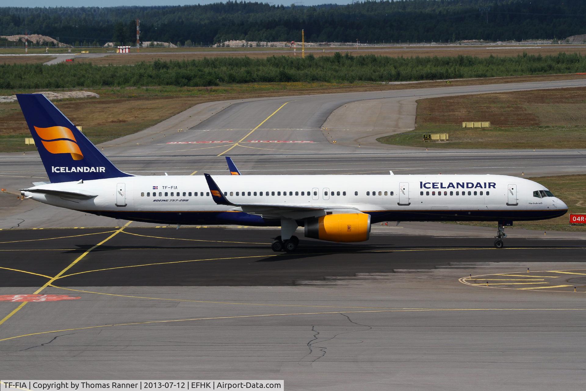 TF-FIA, 2000 Boeing 757-256 C/N 29310, Icelandair B757