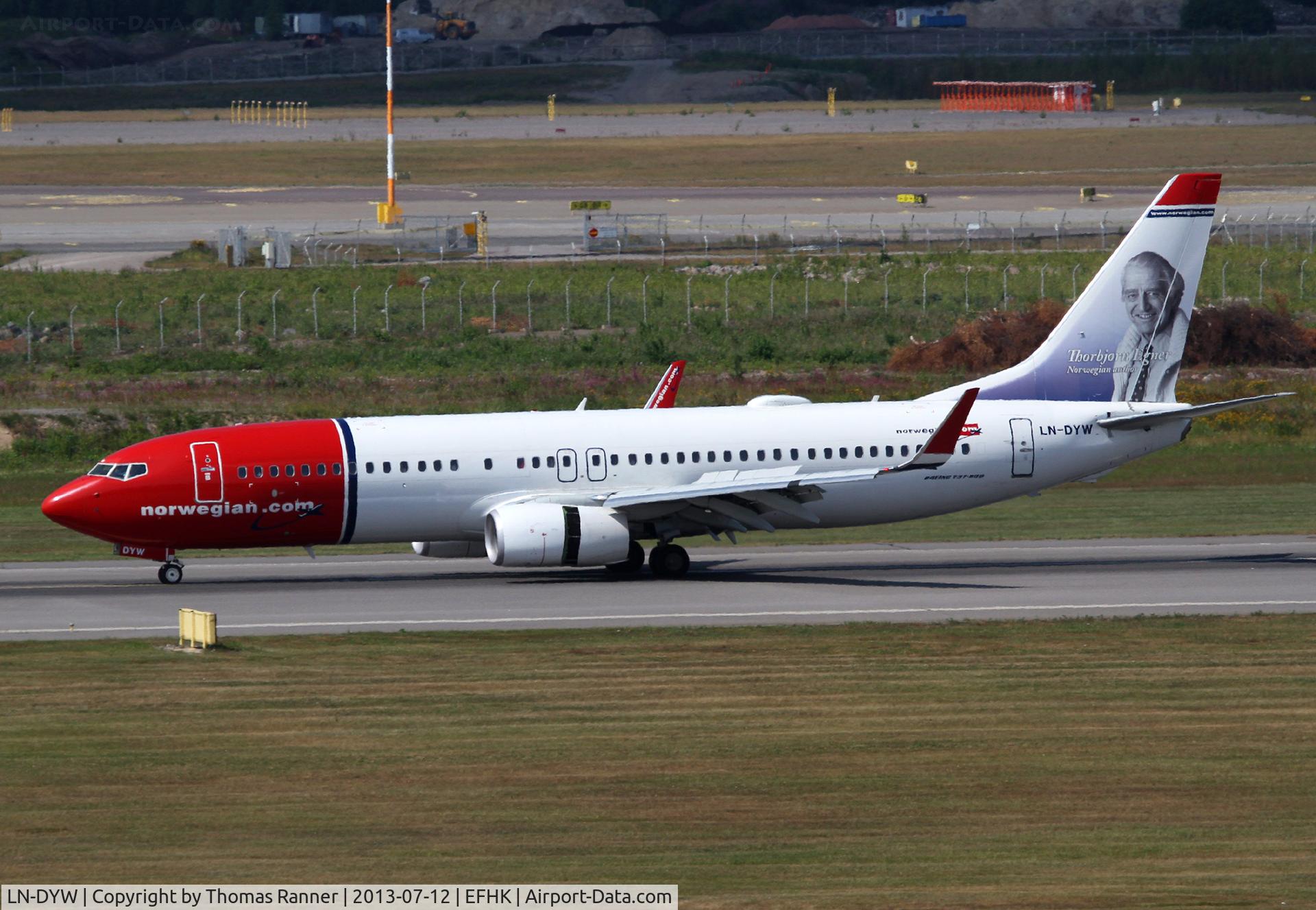 LN-DYW, 2011 Boeing 737-8JP C/N 39010, Norwegian B737