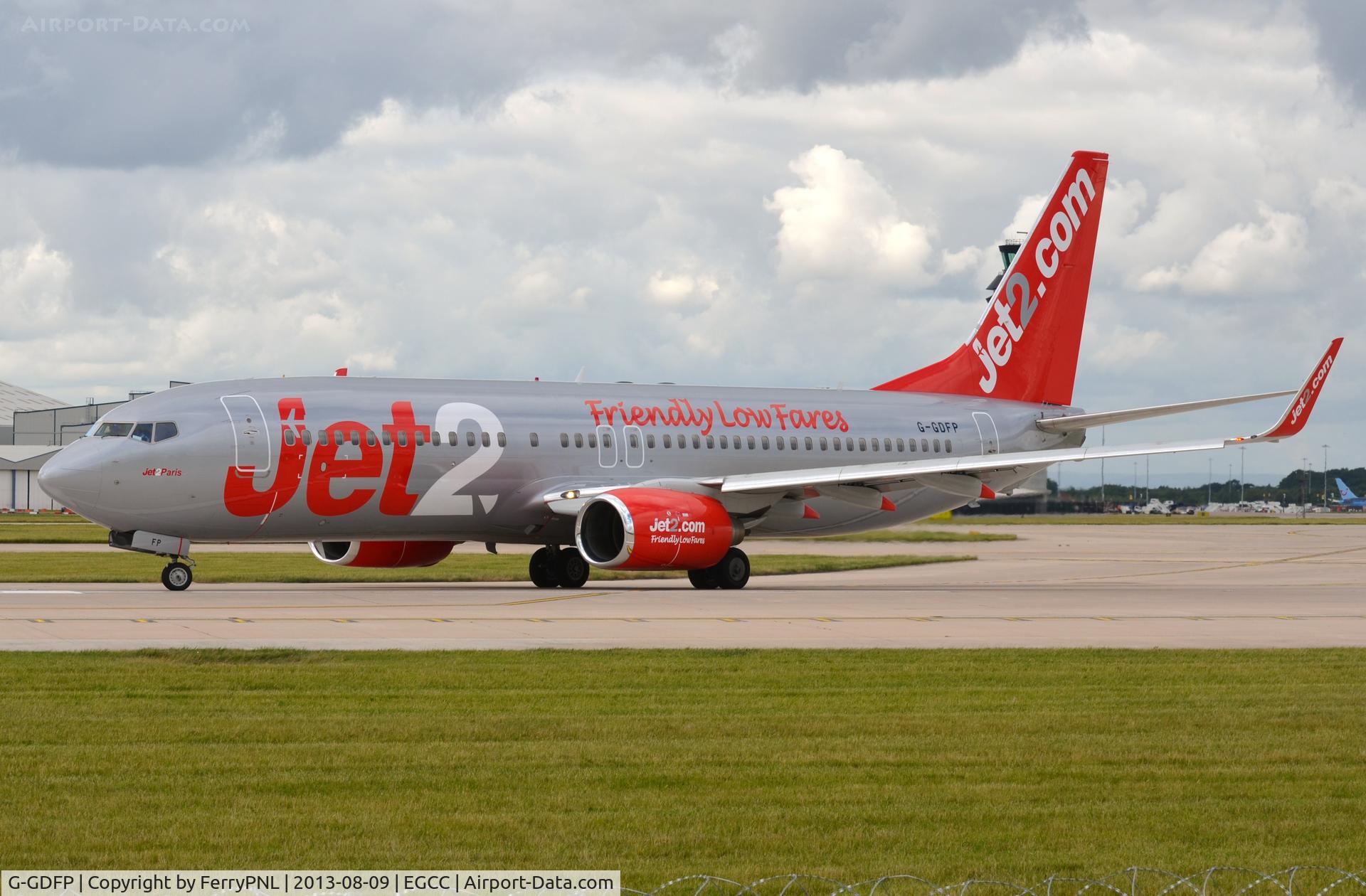 G-GDFP, 1998 Boeing 737-8Z9 C/N 28177, B738 lining up