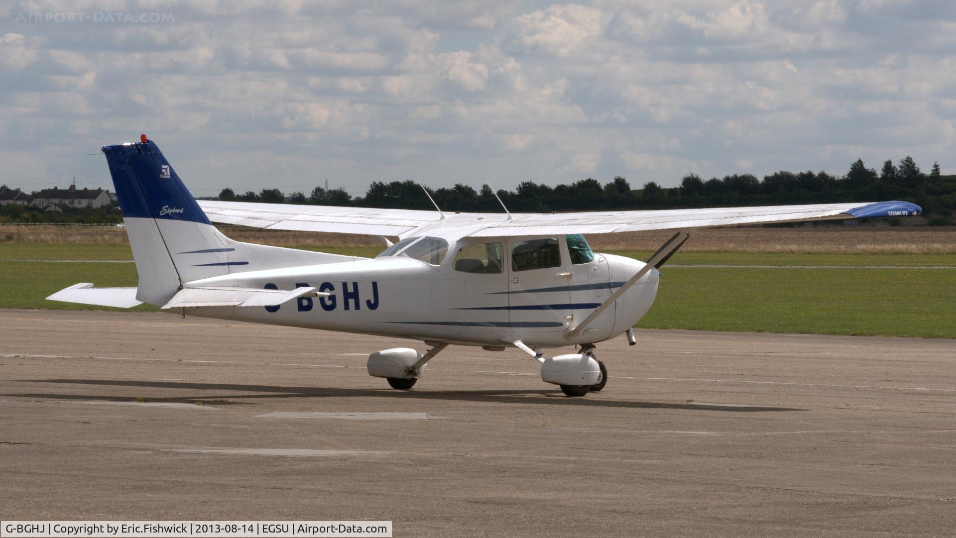 G-BGHJ, 1979 Reims F172N Skyhawk C/N 1777, 2. G-BGHJ visiting Duxford Airfield.