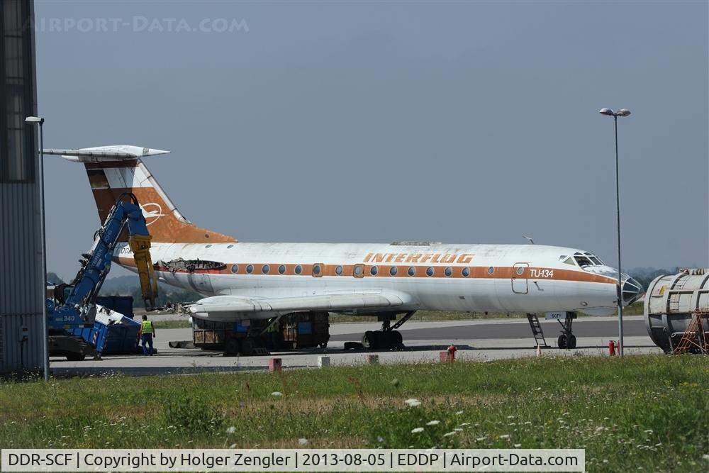 DDR-SCF, 1969 Tupolev Tu-134K C/N 9350905, An aircraft is getting killed by the executor....