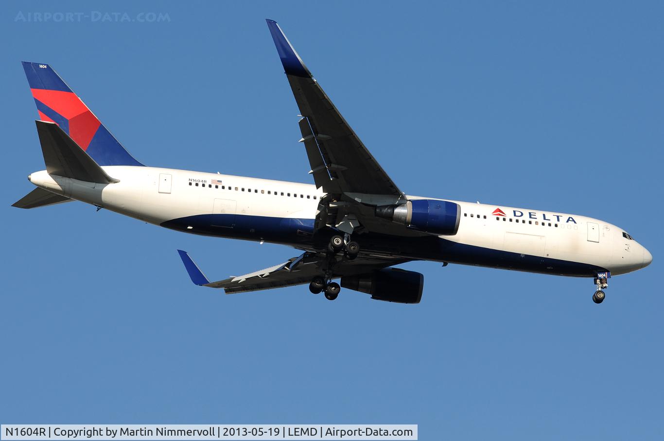 N1604R, 1999 Boeing 767-332 C/N 30180, Delta Air Lines