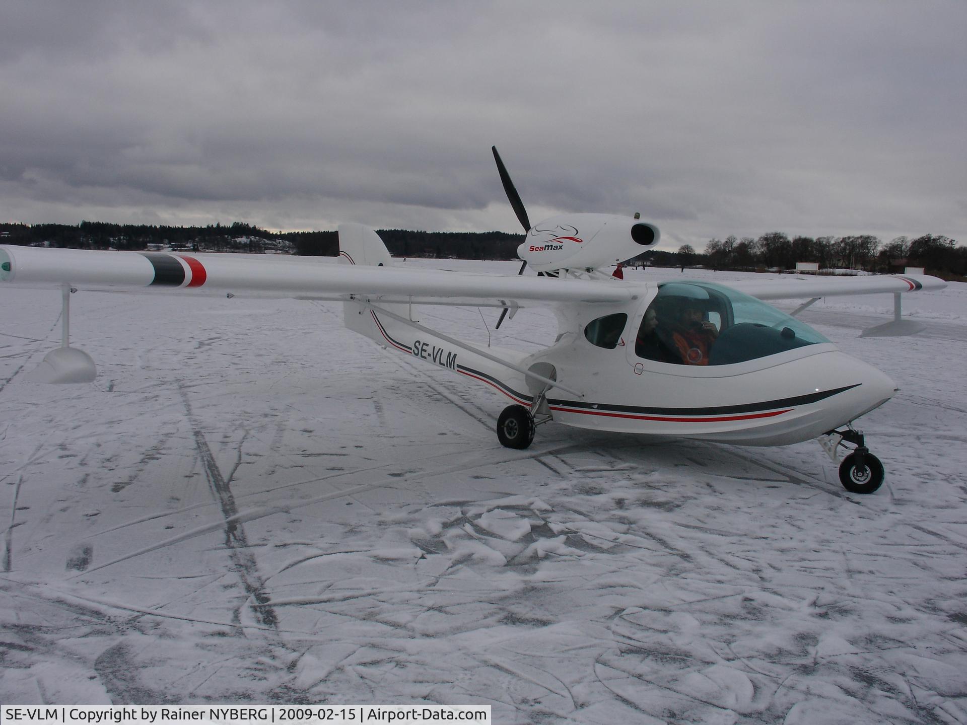 SE-VLM, 2008 AirMax SeaMax M-22 C/N 074/2008, SE-VLM @ frozen Lake Mälaren, Sigtuna.