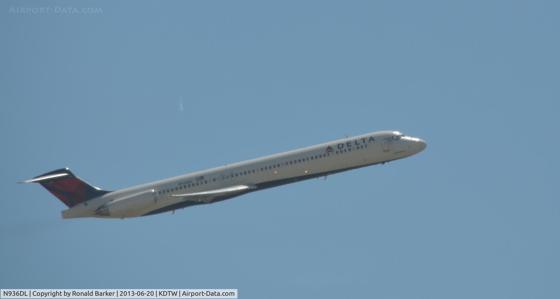 N936DL, 1989 McDonnell Douglas MD-88 C/N 49723, Departure Detroit