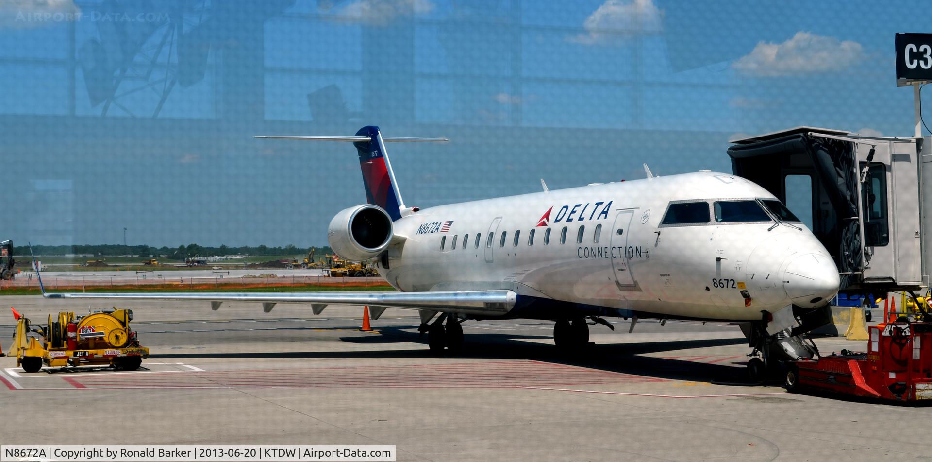 N8672A, 2002 Bombardier CRJ-200 (CL-600-2B19) C/N 7672, Gate Gate C36