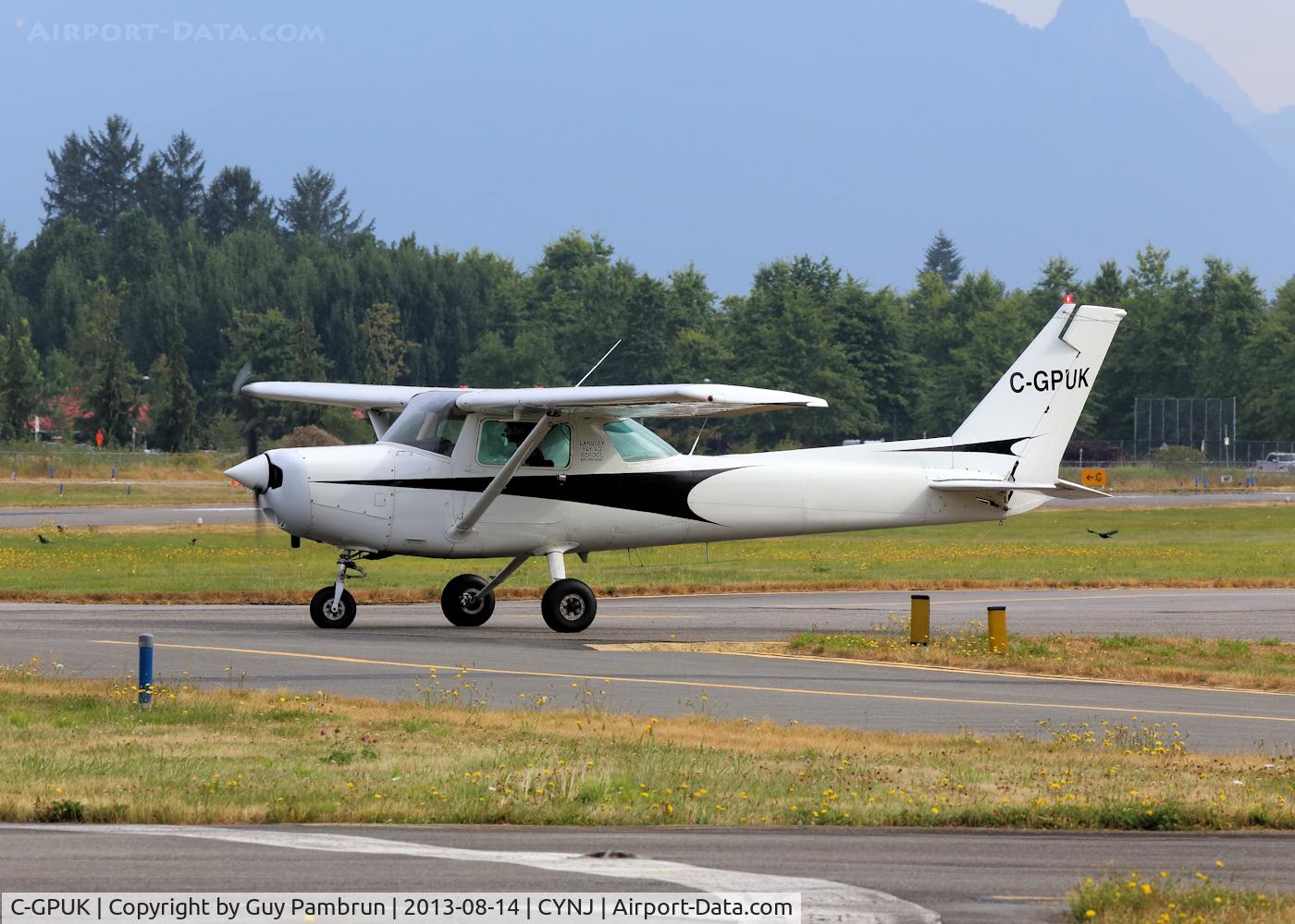 C-GPUK, 1977 Cessna 152 C/N 15280200, Soon to take off