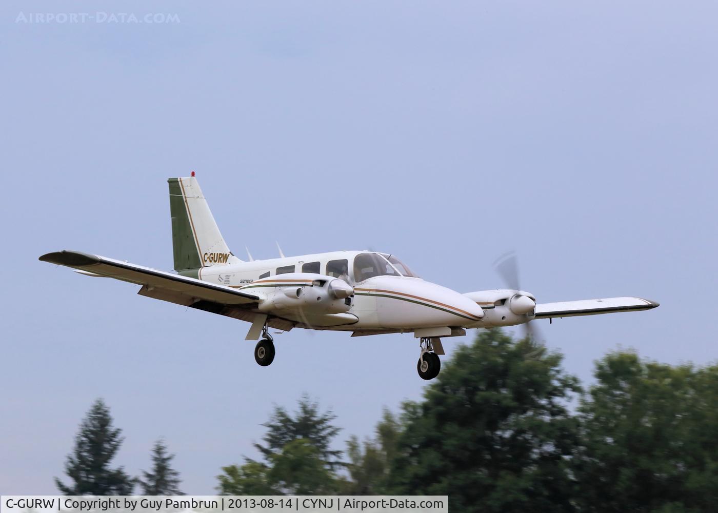 C-GURW, 1974 Piper PA-34-200 Seneca C/N 34-7450156, Landing