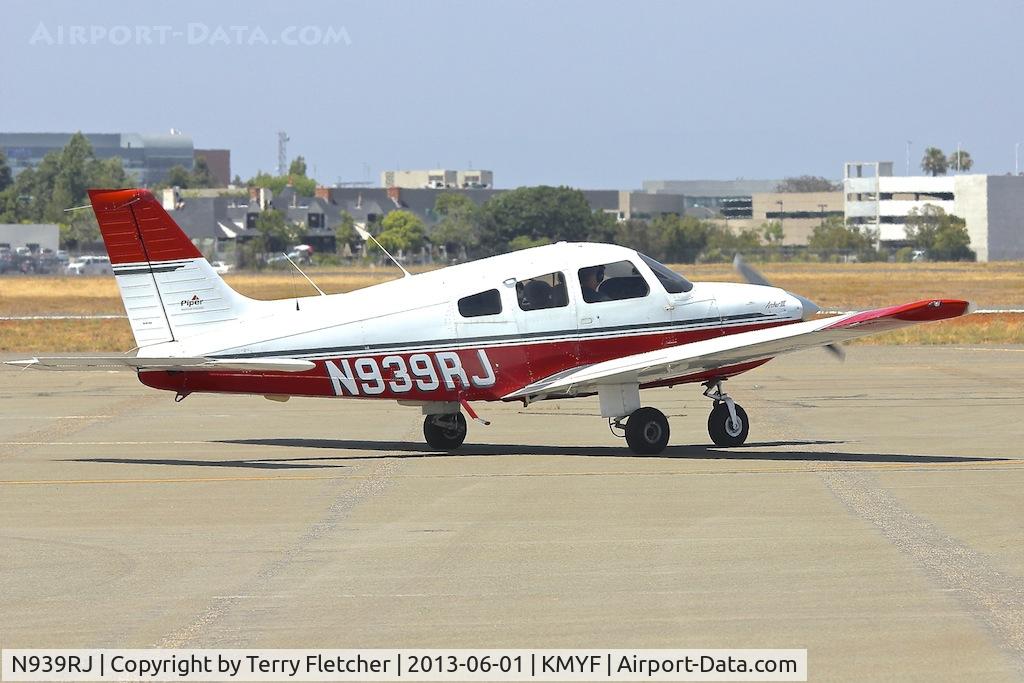 N939RJ, 1998 Piper PA-28-181 C/N 2843136, At Montgomery Field, San Diego, California