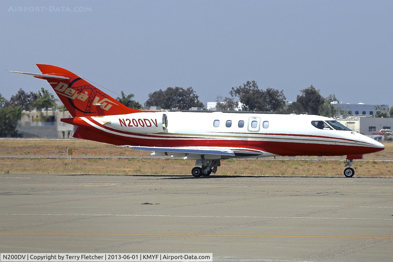 N200DV, Sino Swearingen SJ30-2 C/N 008, At Montgomery Field, San Diego, California