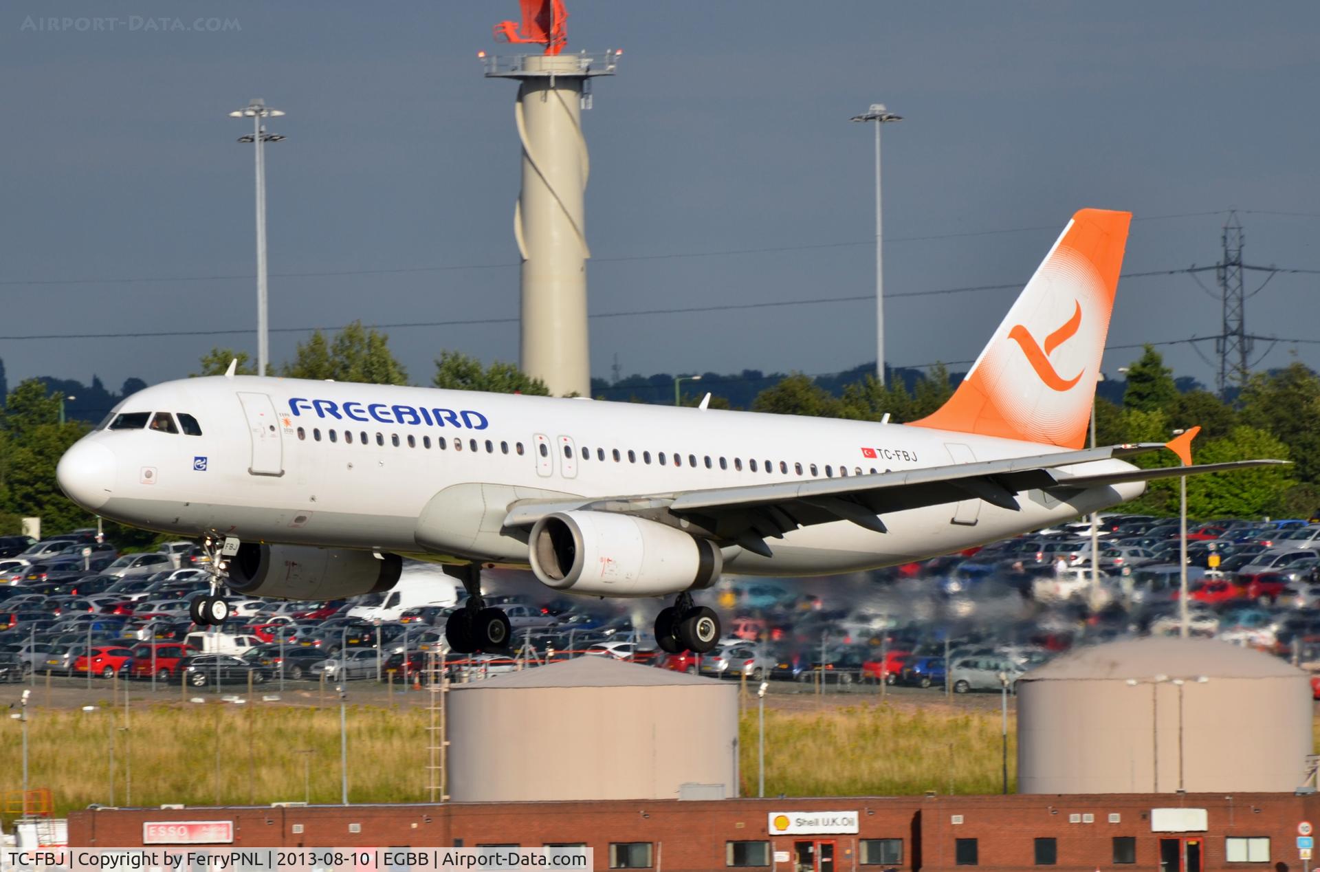 TC-FBJ, 1996 Airbus A320-232 C/N 580, Freebird A320 landing