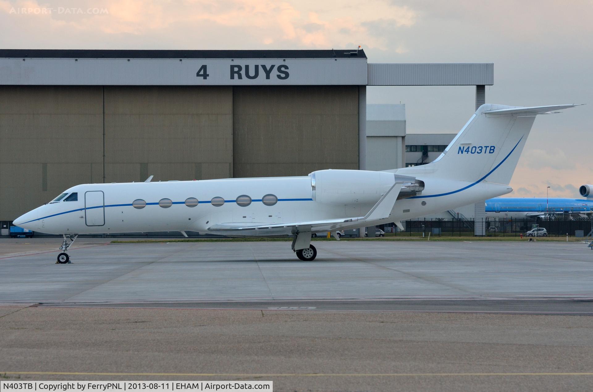 N403TB, 1992 Gulfstream Aerospace G-IV C/N 1191, Knickerbocker G4 on the ramp in AMS