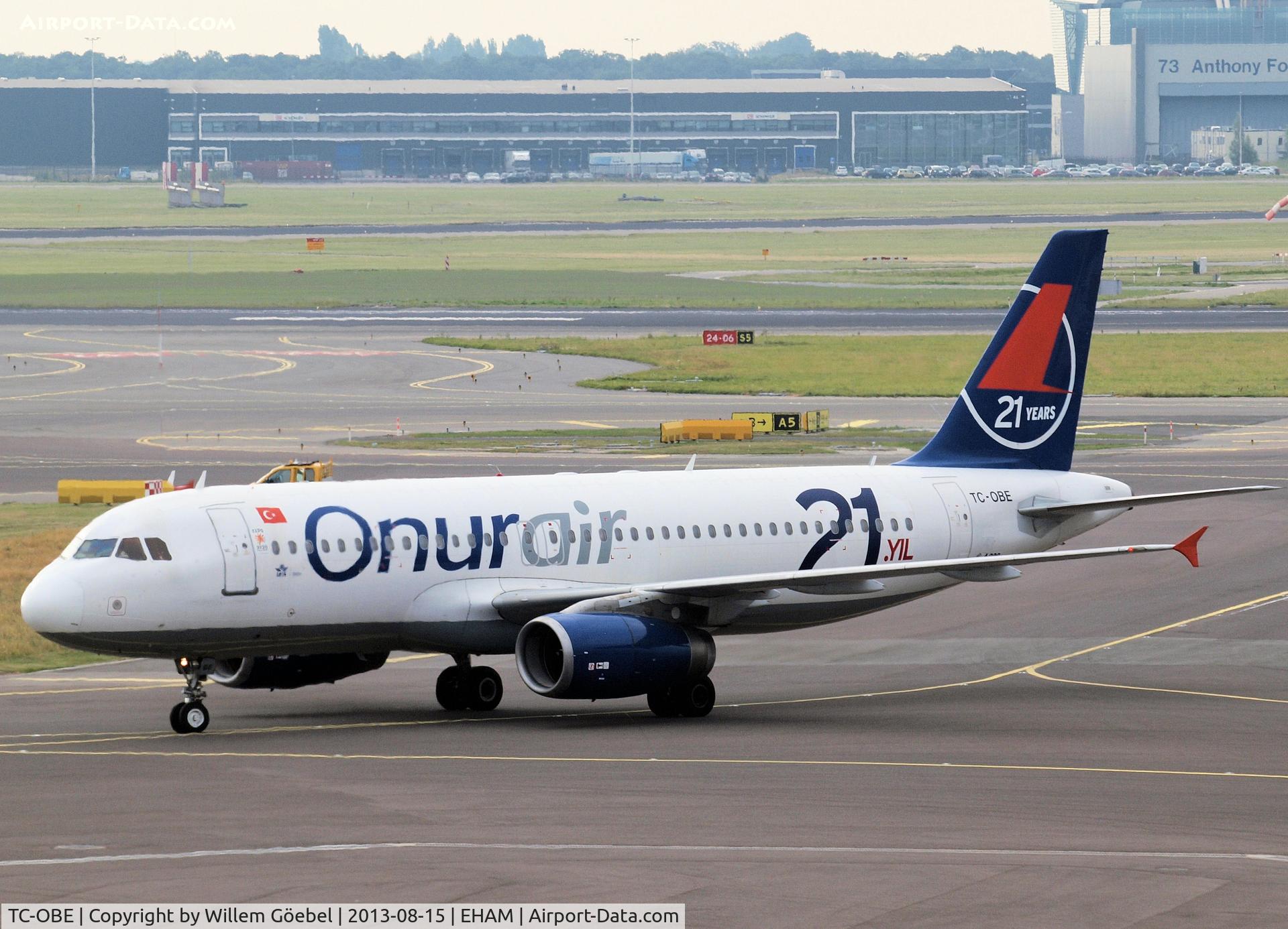 TC-OBE, 1995 Airbus A320-232 C/N 0471, Taxi to the gate (with new year nr 21) on Schiphol Airport
