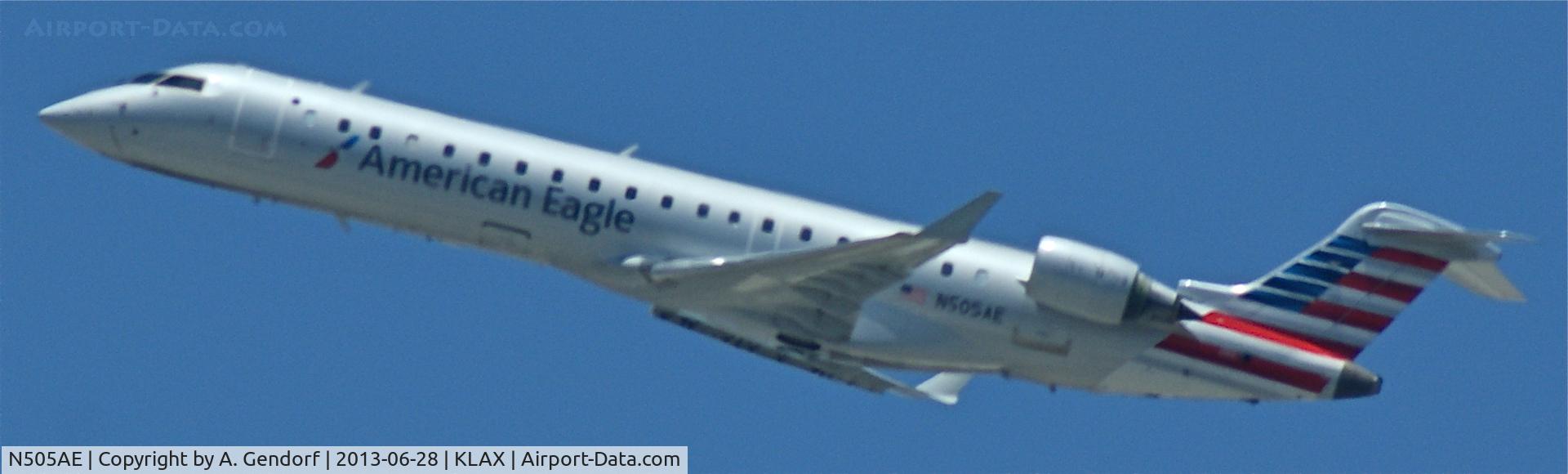 N505AE, 2002 Bombardier CRJ-701 (CL-600-2C10) Regional Jet C/N 10053, American Eagle, seen here climbing out Los Angeles Int´l(KLAX)