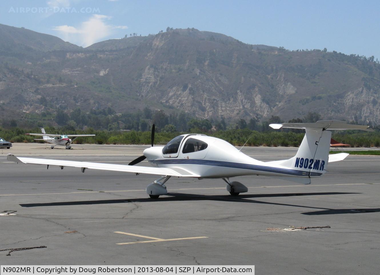 N902MR, 2006 Diamond DA-40 Diamond Star C/N 40.324, 2006 Diamond DA 40-180 DIAMOND STAR, Lycoming IO-360-M1A+ 180 Hp