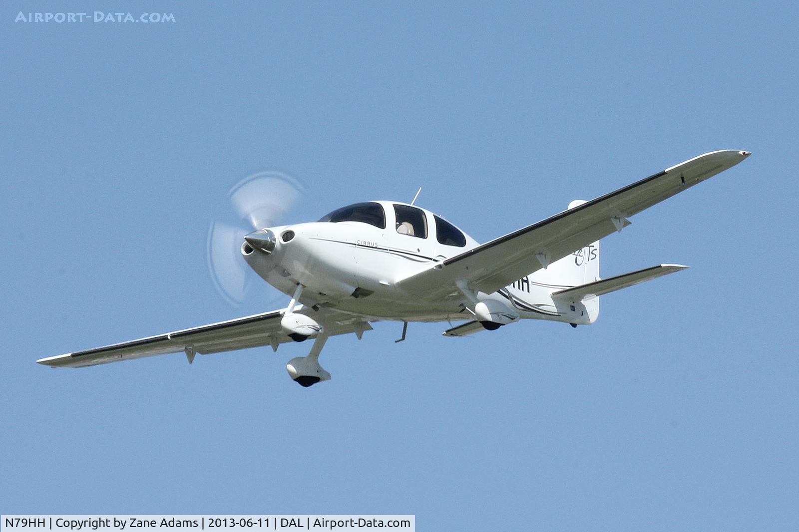 N79HH, 2006 Cirrus SR22 C/N 2282, Landing at Dallas Love Field