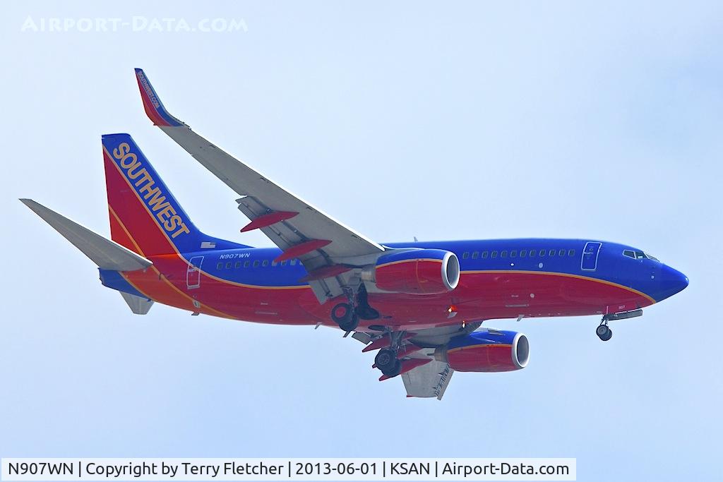 N907WN, 2008 Boeing 737-7H4 C/N 36619, Overhead Balboa Park on approach to San Diego International , California