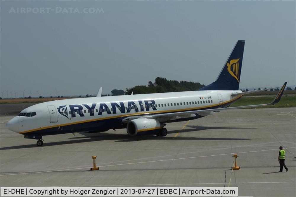 EI-DHE, 2005 Boeing 737-8AS C/N 33574, Turning into parking position.....