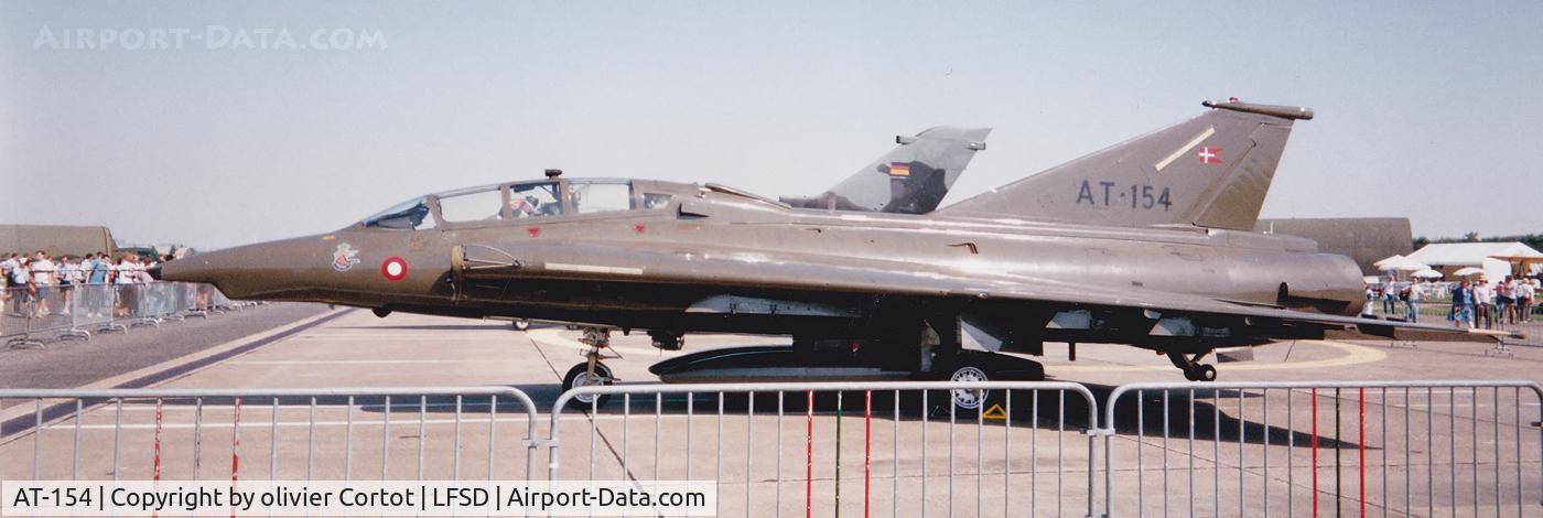 AT-154, 1971 Saab TF-35 Draken C/N 35-1154, Dijon airshow 1992