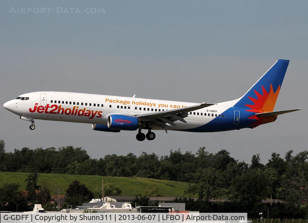G-GDFF, 1999 Boeing 737-85P C/N 28385, Landing rwy 14R in Jet2 Holidays c/s