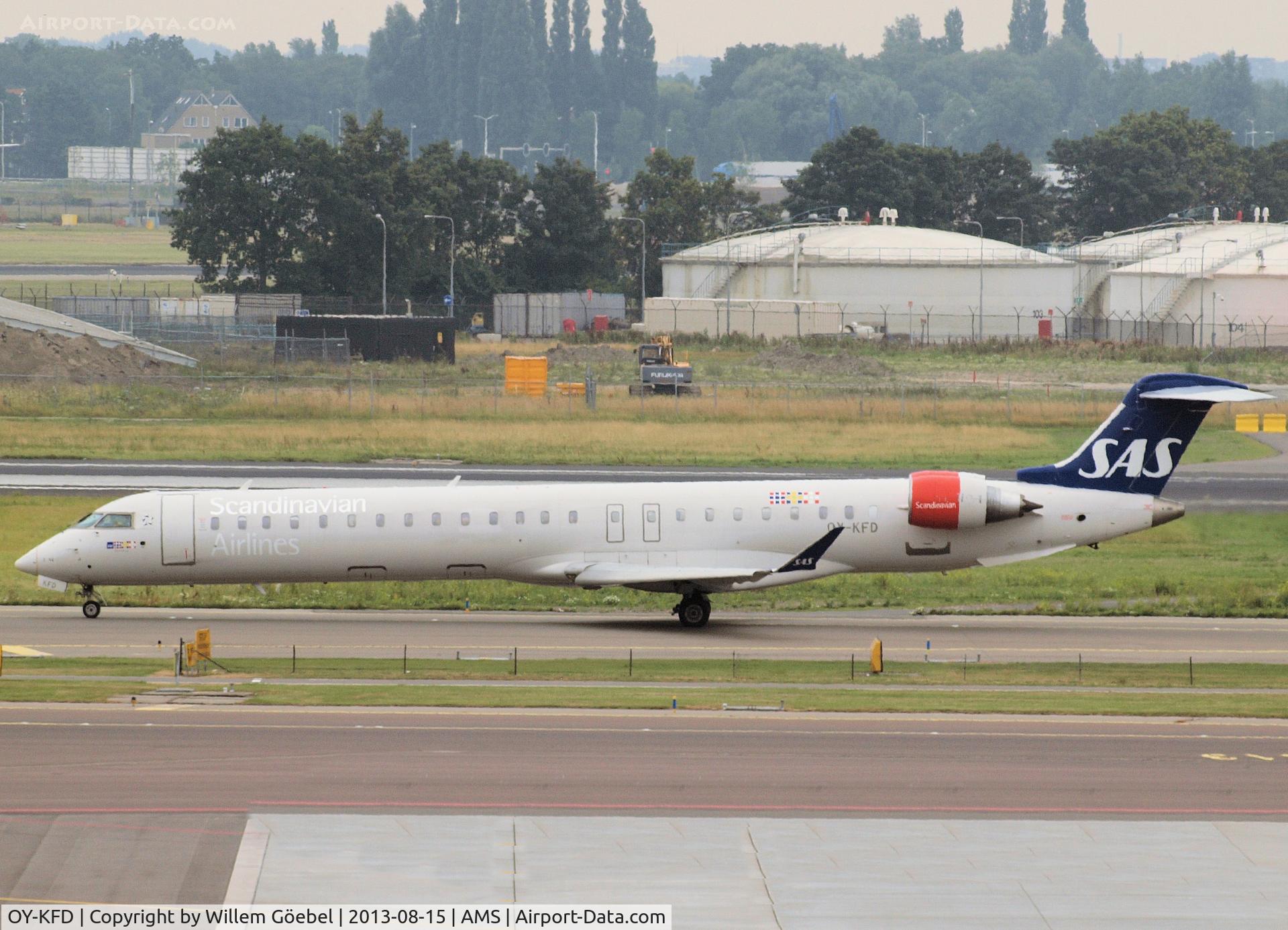 OY-KFD, 2009 Bombardier CRJ-900 (CL-600-2D24) C/N 15221, Taxi to runway 27 of Schiphol Airport