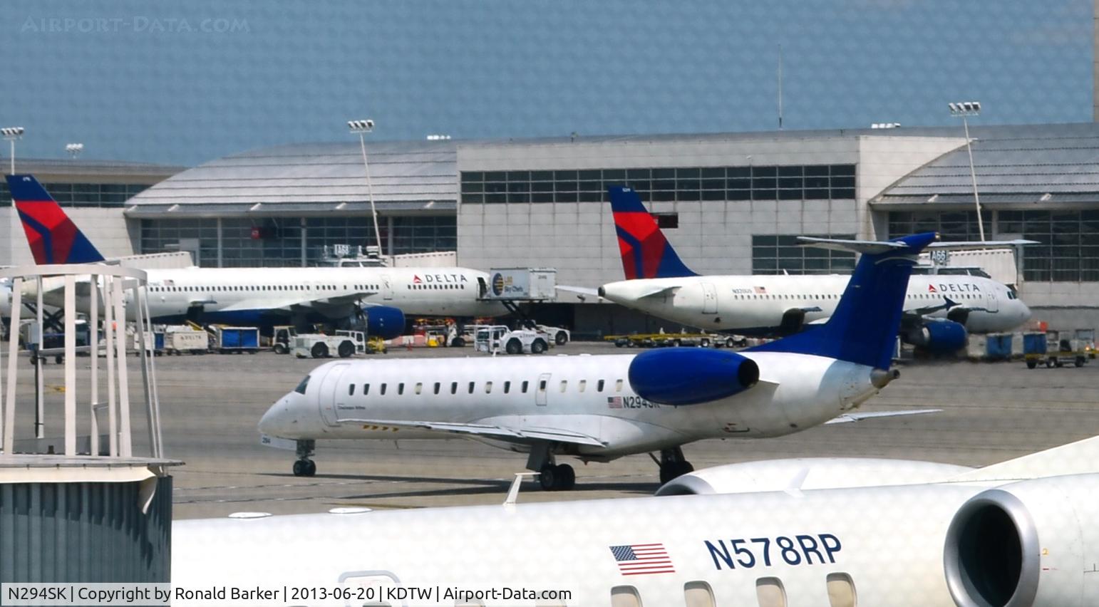 N294SK, 2001 Embraer EMB-145LR C/N 145497, Taxi DTW