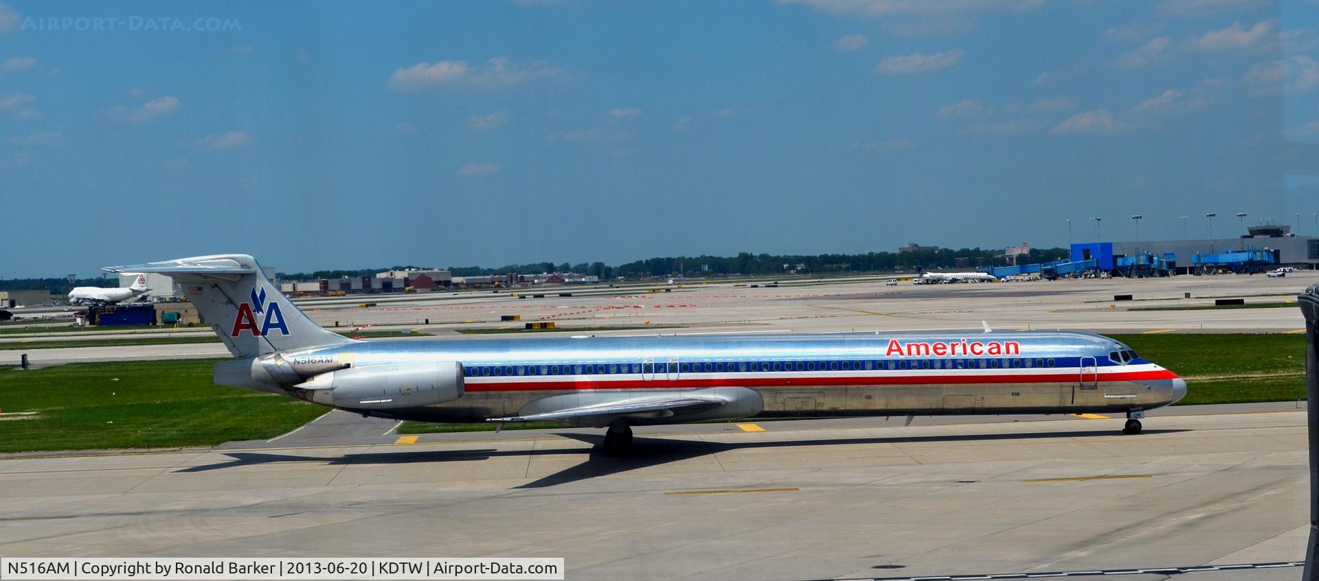 N516AM, 1990 McDonnell Douglas MD-82 (DC-9-82) C/N 49893, Taxi Detroit