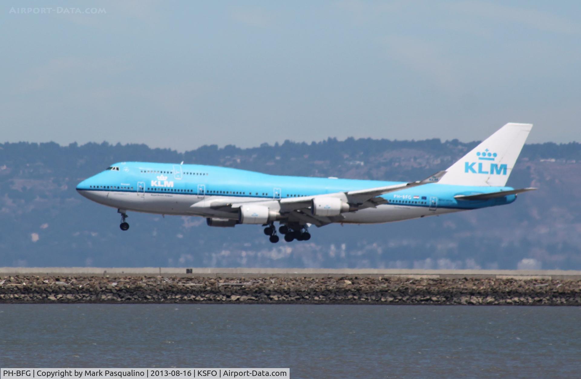 PH-BFG, 1990 Boeing 747-406 C/N 24517, Boeing 747-400