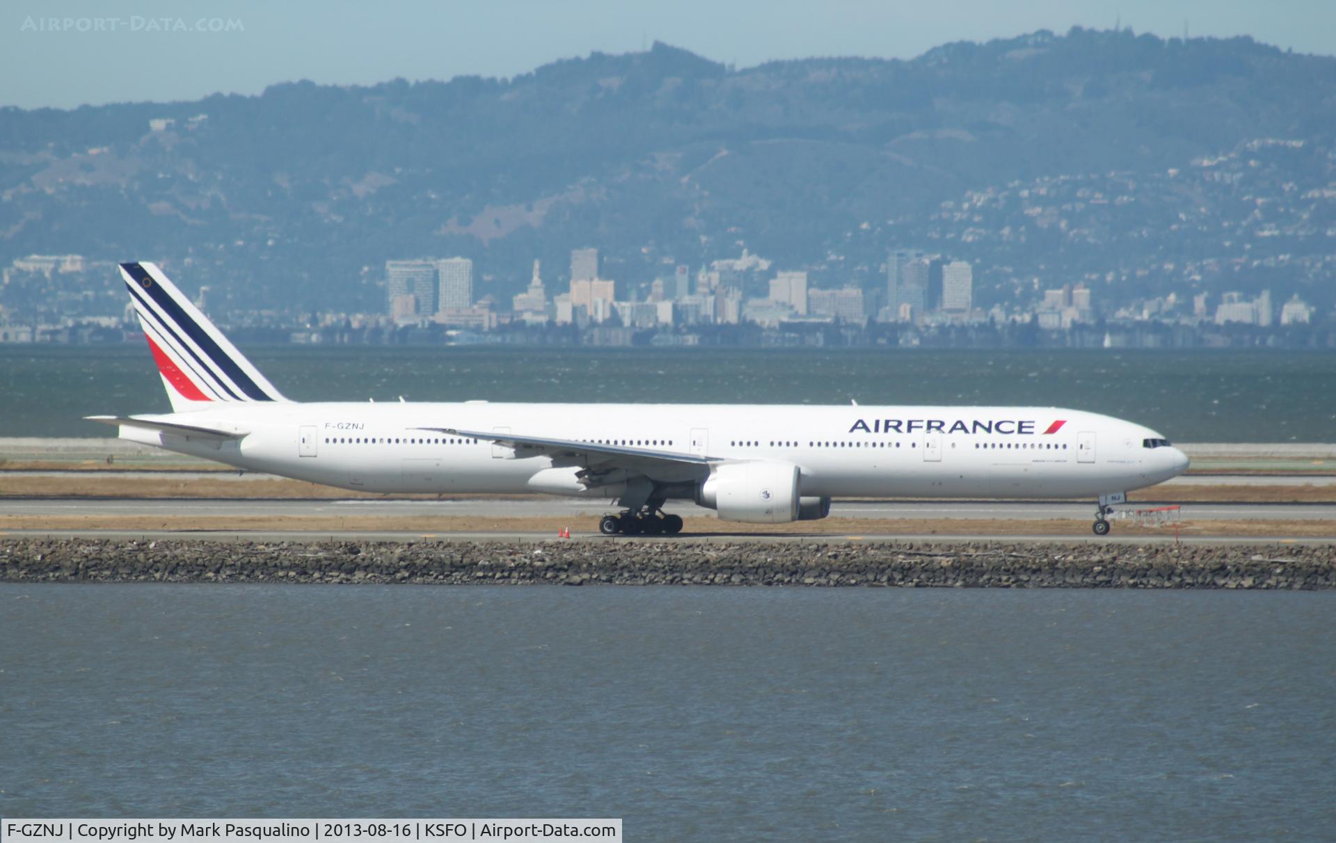 F-GZNJ, 2011 Boeing 777-328/ER C/N 38706, Boeing 777-300ER