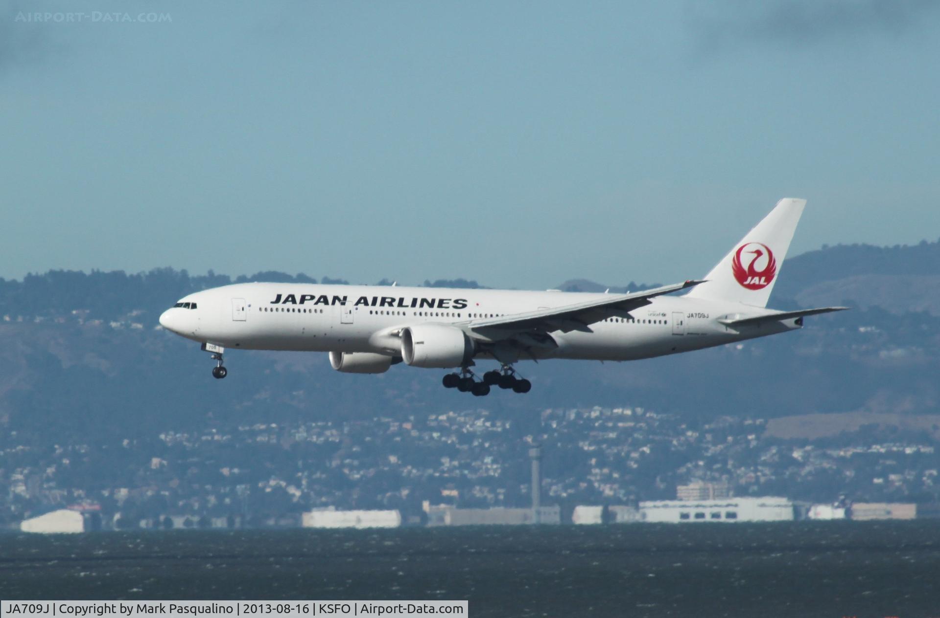 JA709J, 2004 Boeing 777-246/ER C/N 32896, Boeing 777-200ER