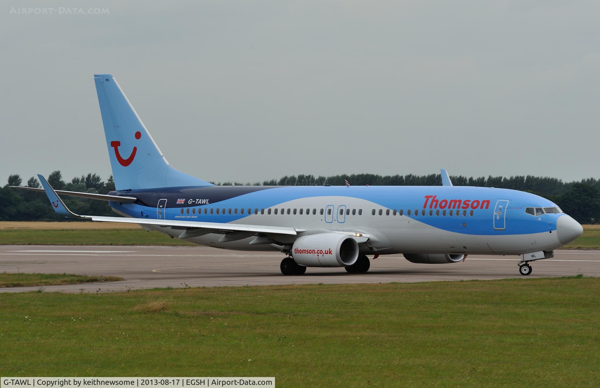G-TAWL, 2012 Boeing 737-8K5 C/N 37243, Turning onto runway 27.