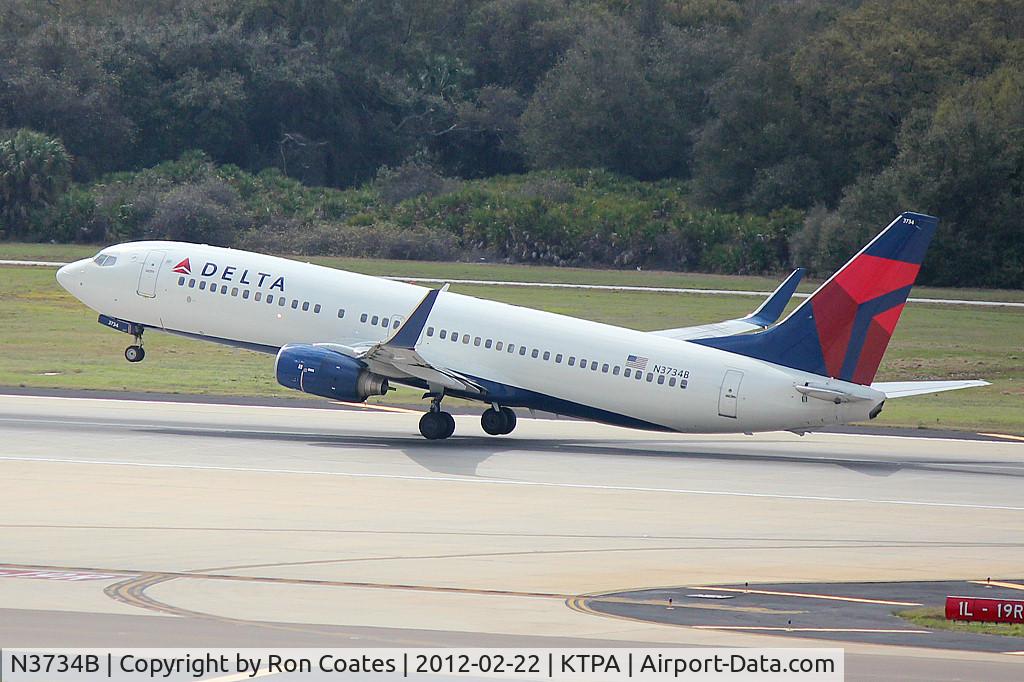 N3734B, 2000 Boeing 737-832 C/N 30776, This Delta 2000 737-832 lifts off rwy 19R at Tampa Int'l Airport (TPA)