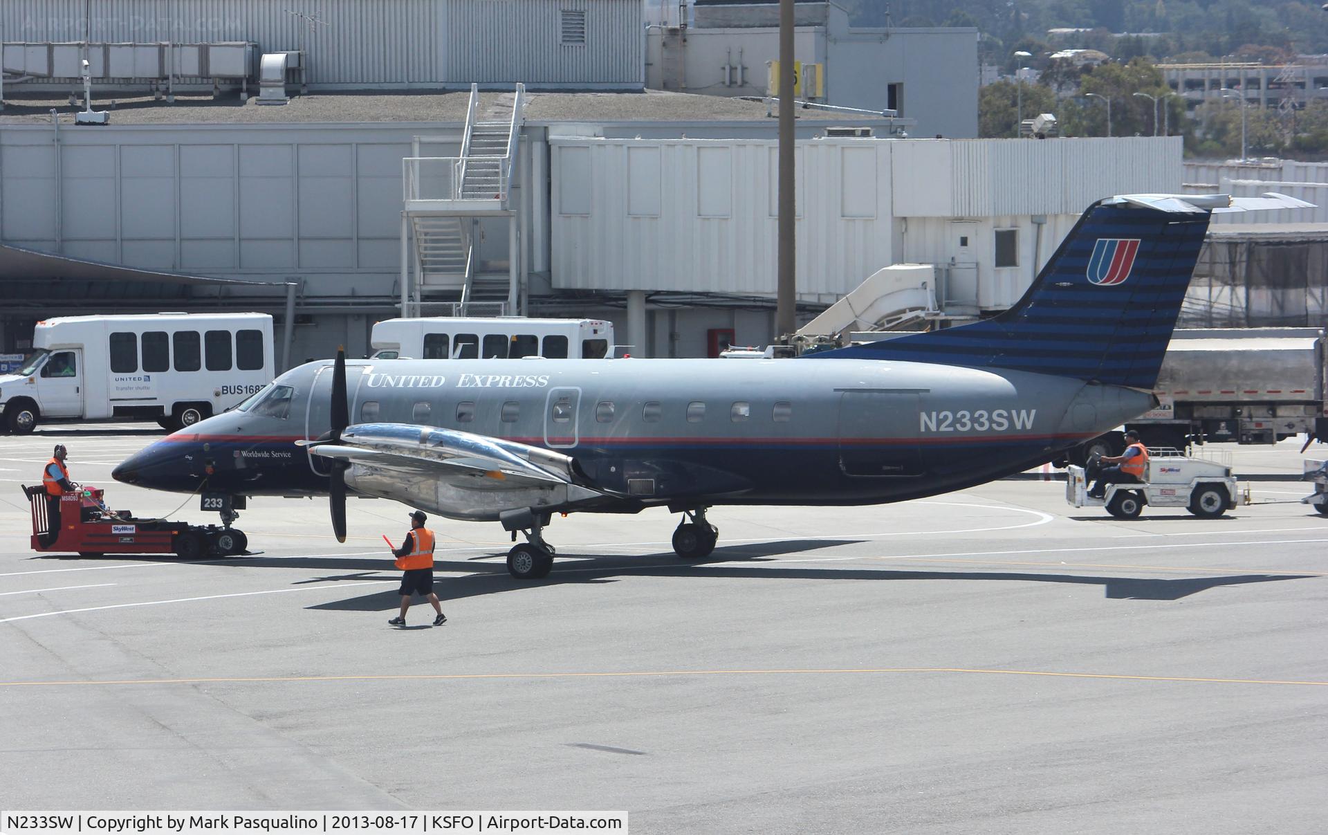 N233SW, 1995 Embraer EMB-120ER Brasilia C/N 120.307, EMB-120ER