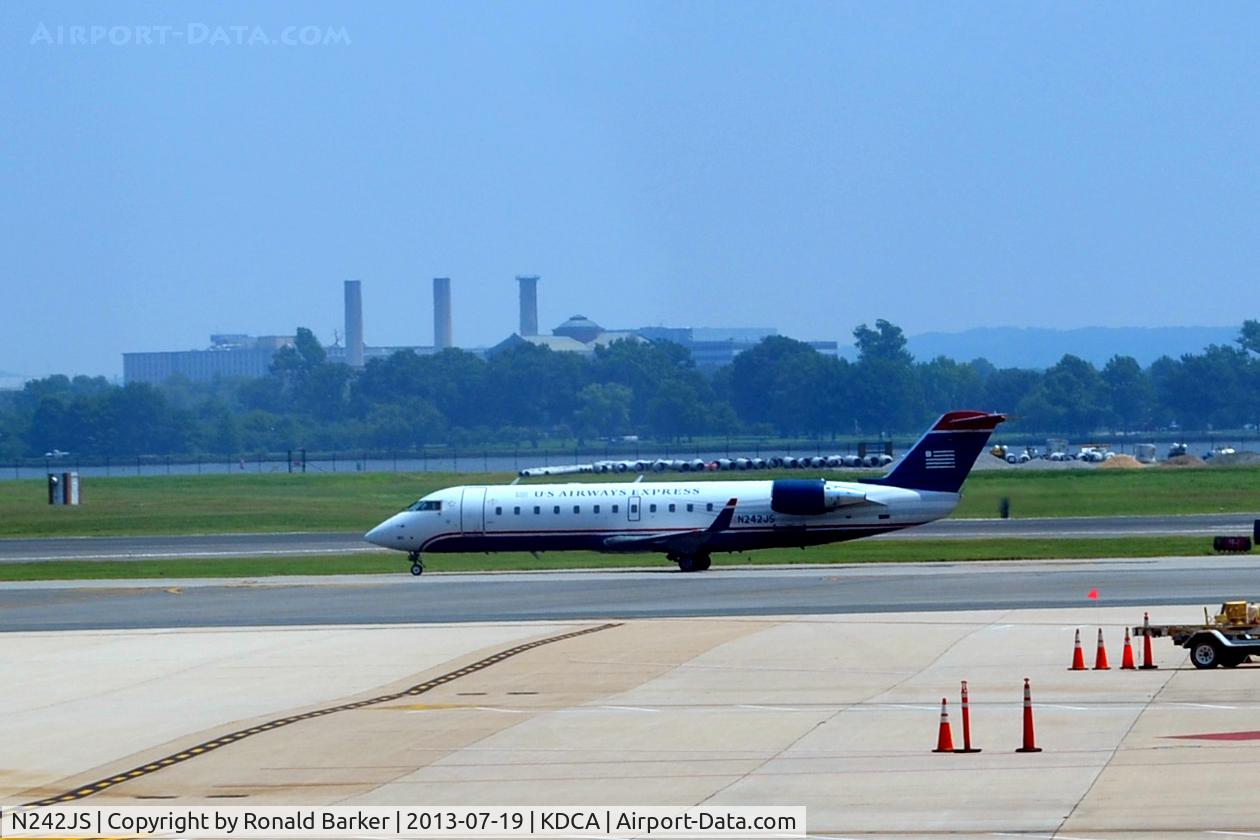 N242JS, 2004 Bombardier CRJ-200ER (CL-600-2B19) C/N 7911, Taxi DCA