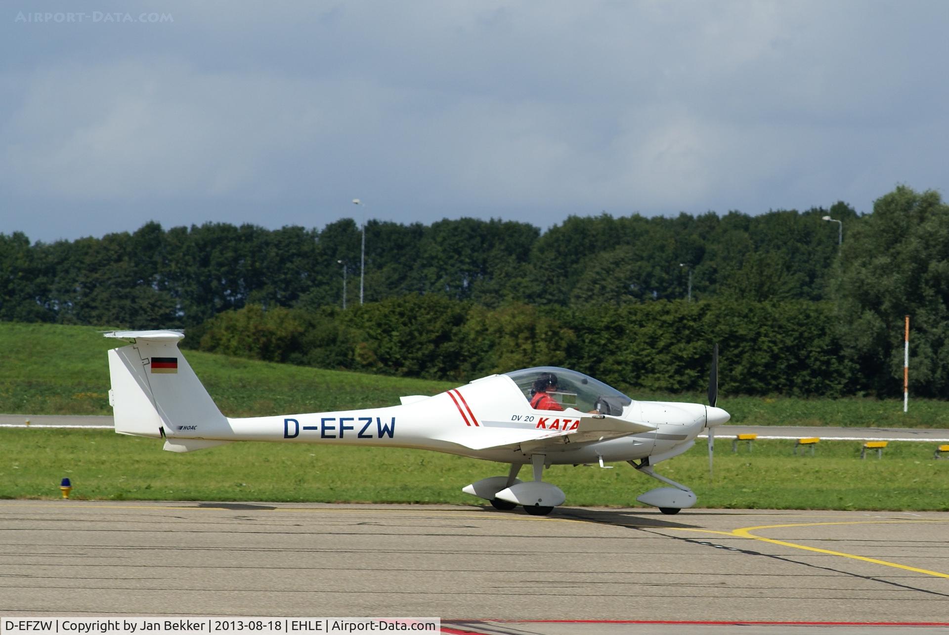 D-EFZW, Diamond DA-20A-1 Katana C/N 20061, Airport Lelystad