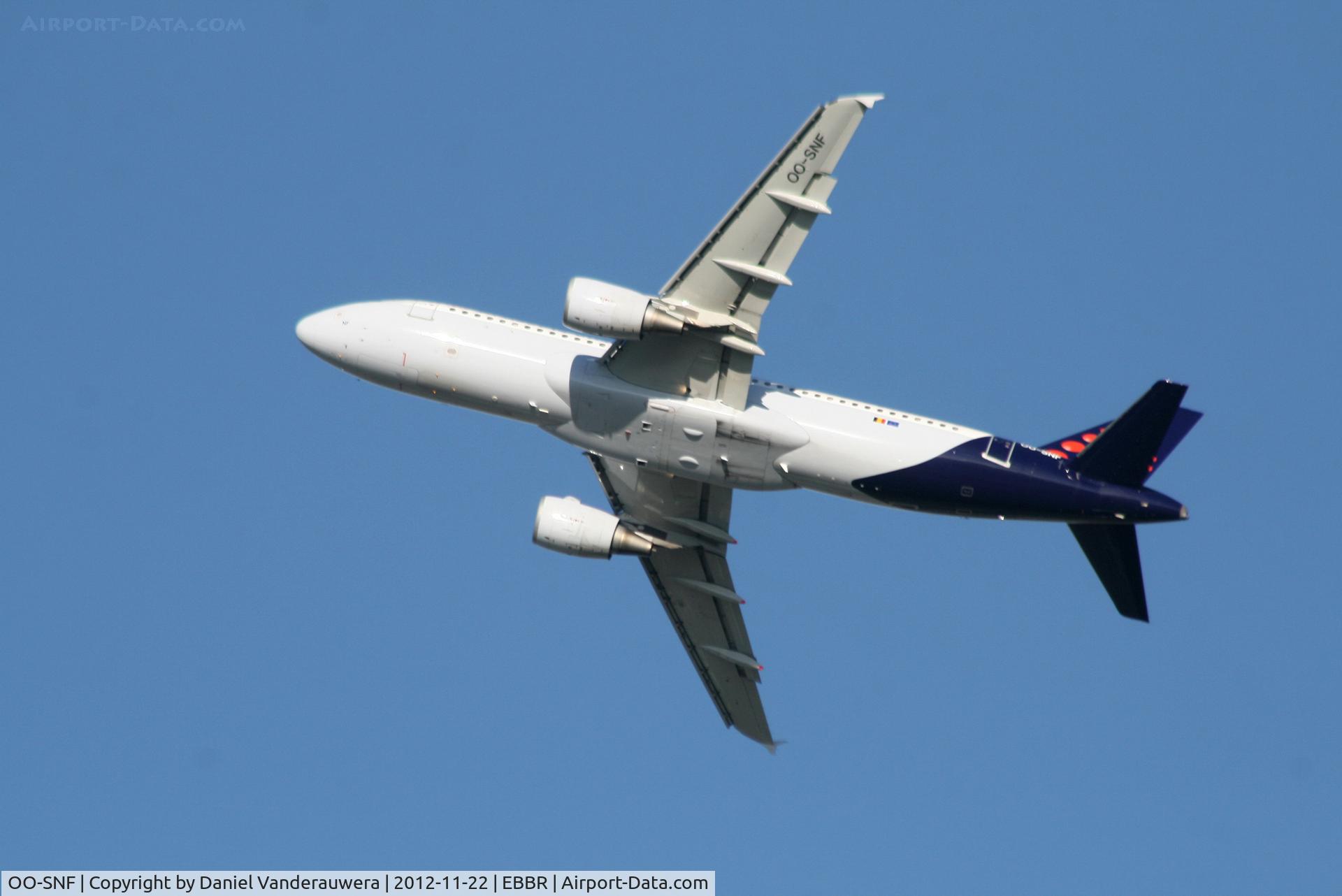 OO-SNF, 2006 Airbus A320-214 C/N 2810, Flight SN3735 is climbing from RWY 25R