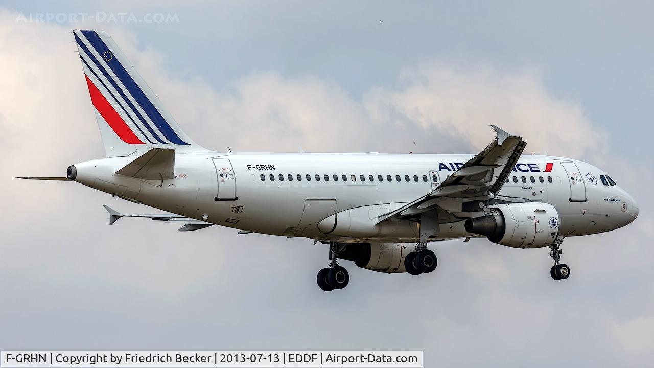F-GRHN, 2000 Airbus A319-111 C/N 1267, on final RW07R