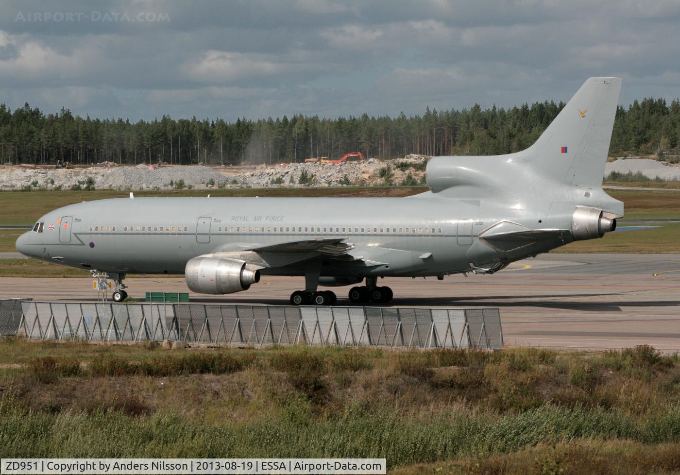 ZD951, 1979 Lockheed L-1011-385-3 TriStar K1 (500) C/N 193V-1165, Ready to taxi to 19R for a flight to Amsterdam.