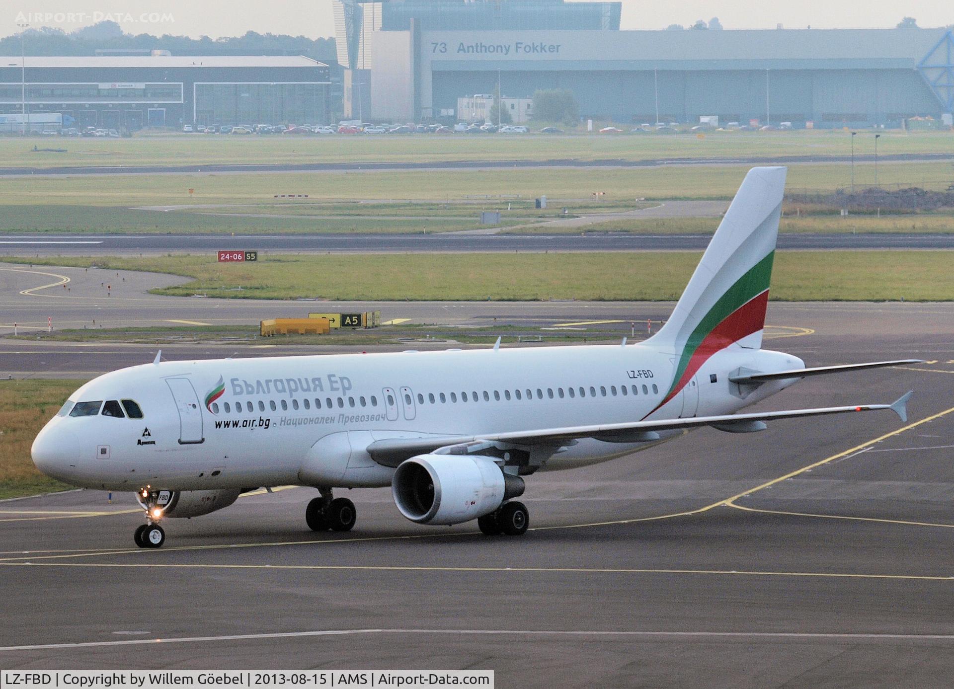LZ-FBD, 2005 Airbus A320-214 C/N 2596, Taxi to the gate of Schiphol Airport