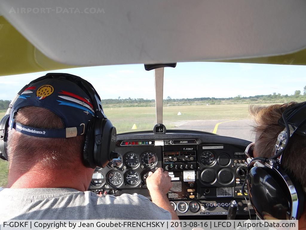 F-GDKF, Robin DR-400-120 C/N 1602, ready to take off Captain Pierre and OPL Fabi'