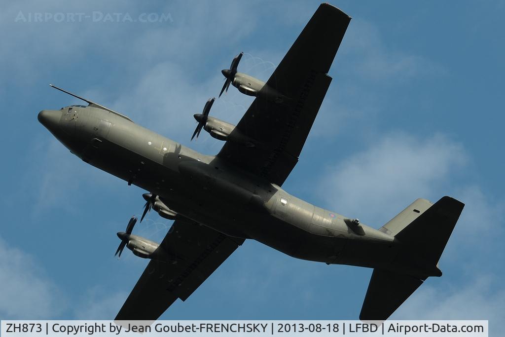 ZH873, 1997 Lockheed Martin C-130J-30 Hercules C.4 C/N 382-5457, touch and go
