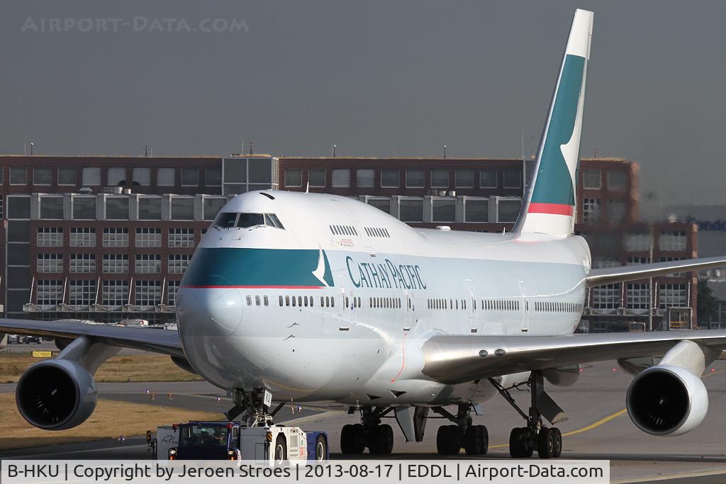 B-HKU, 1993 Boeing 747-412 C/N 27069, pulling to the relax bay at Fra